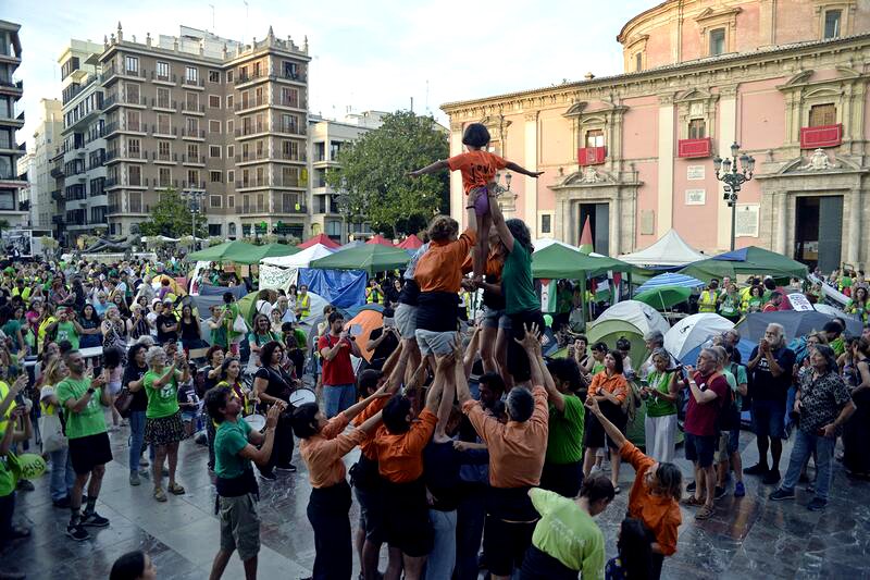 Muixeranga realizada en apoyo a la lucha por la educación pública.