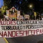 Pancarta durante la marcha por el 8M de 2024 en Lima.