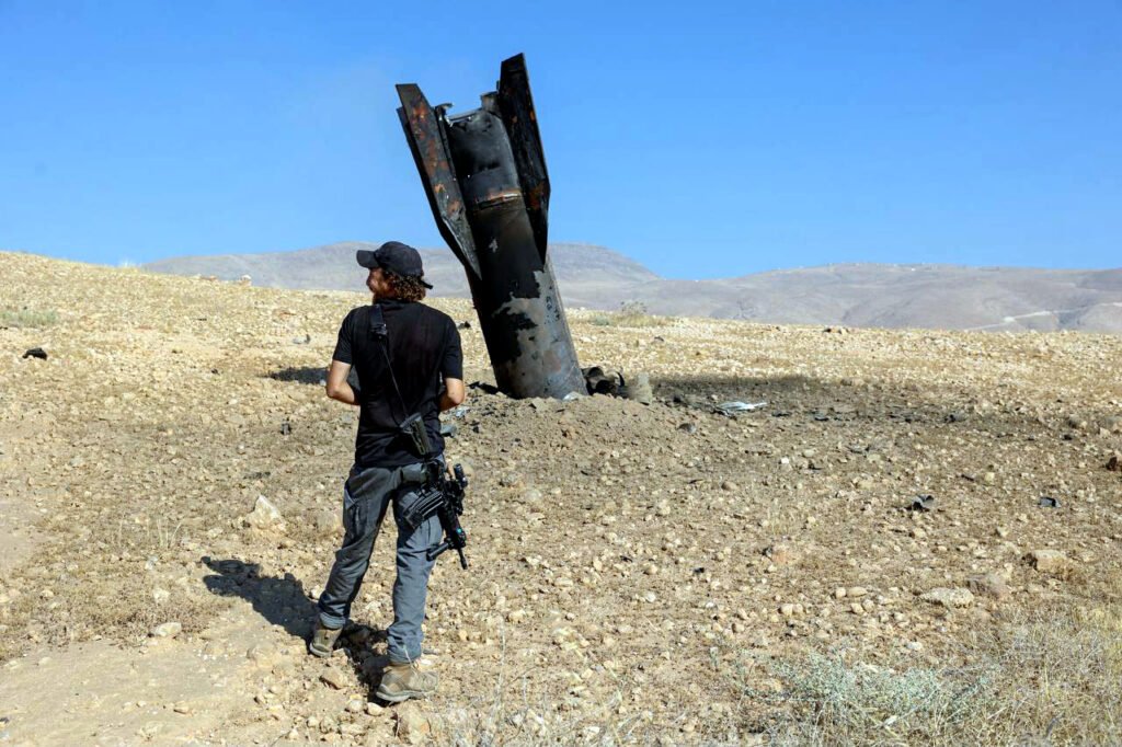 Restos de un misil iraní cerca de los asentamientos de la Cisjordania ocupada.