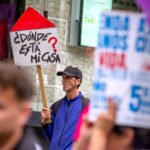Un manifestante durante a manifestación. Fotografía de Juancho Everman.