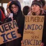 30 de enero de 2026, Madrid, España: En la Plaza Callao de Madrid, un grupo de personas se reunió para protestar contra las acciones del ICE y el gobierno de Donald Trump.