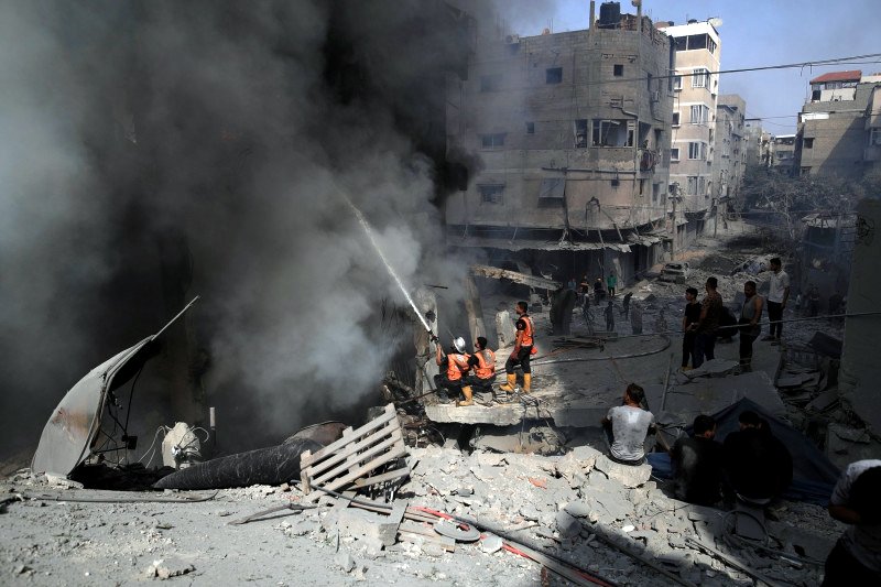 Ataques aéreos de “doble golpe”: así impide Israel los rescates en Gaza.