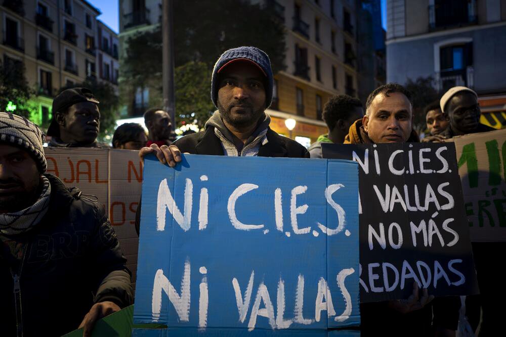 España sigue haciendo devoluciones exprés, sigue manteniendo los CIE y los CETI, con lógicas carcelarias.