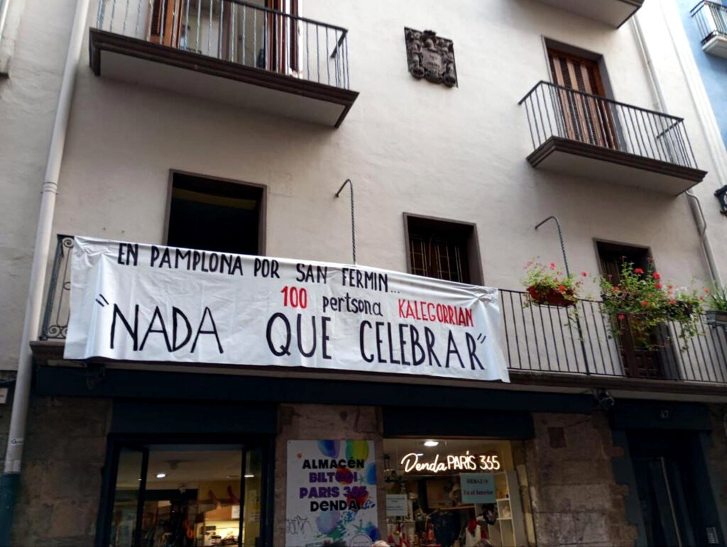 Expulsión de personas sin hogar en San Fermín en Iruñea.