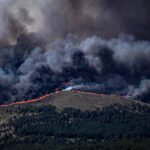 Frente de fuego en los montes cercanos a La Adrada, Ávila durante el gran incendio de julio de 2026. Fotografía de Jaime Pérez Rivero.