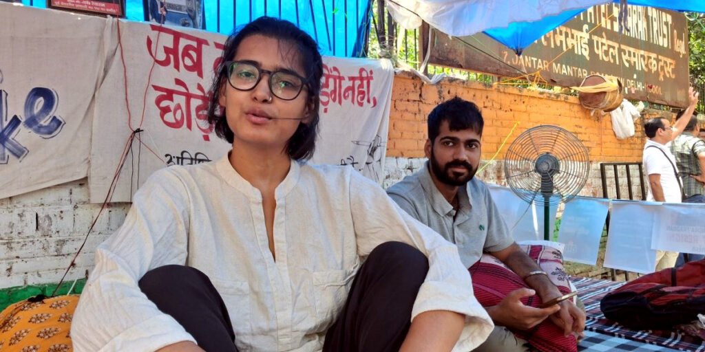 Neha Bora ayunando en Jantar Mantar.