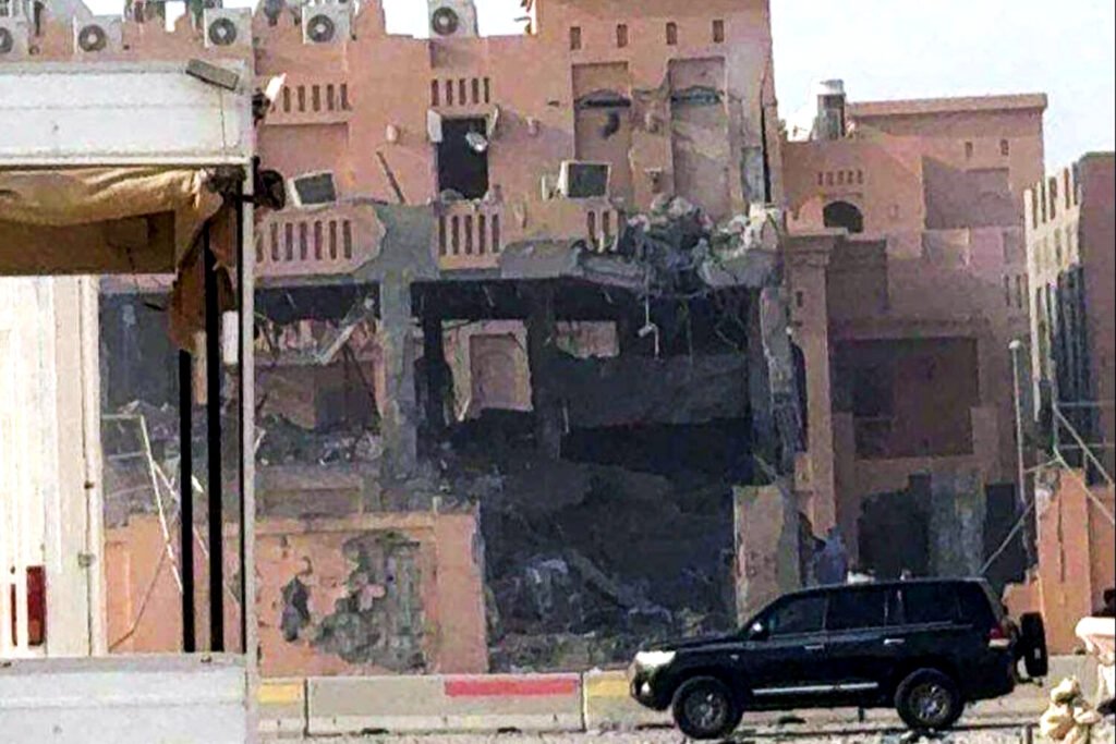Una fotografía del edificio en Doha, Qatar, donde se reunían la mayoría de los líderes de Hamás, que acaba de ser alcanzado por un ataque aéreo israelí.