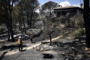 Vivienda calcinada por el fuego en la Comunidad de Madrid.