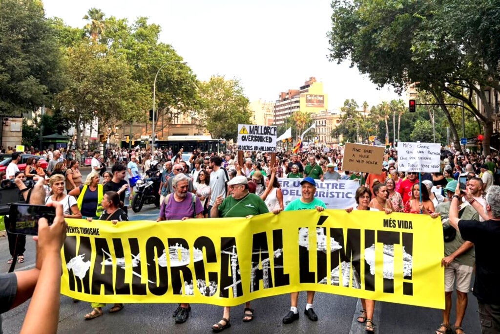 Cabecera de la manifestación del 26 de julio en Palma. Mireia Balasch.
