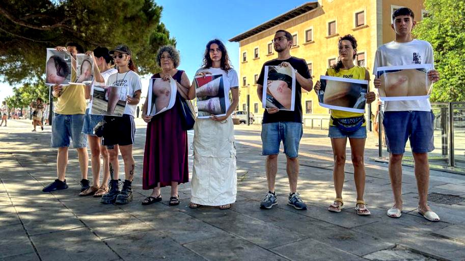 Concentración en Palma con el lema 'Menys turisme, mès vida'.