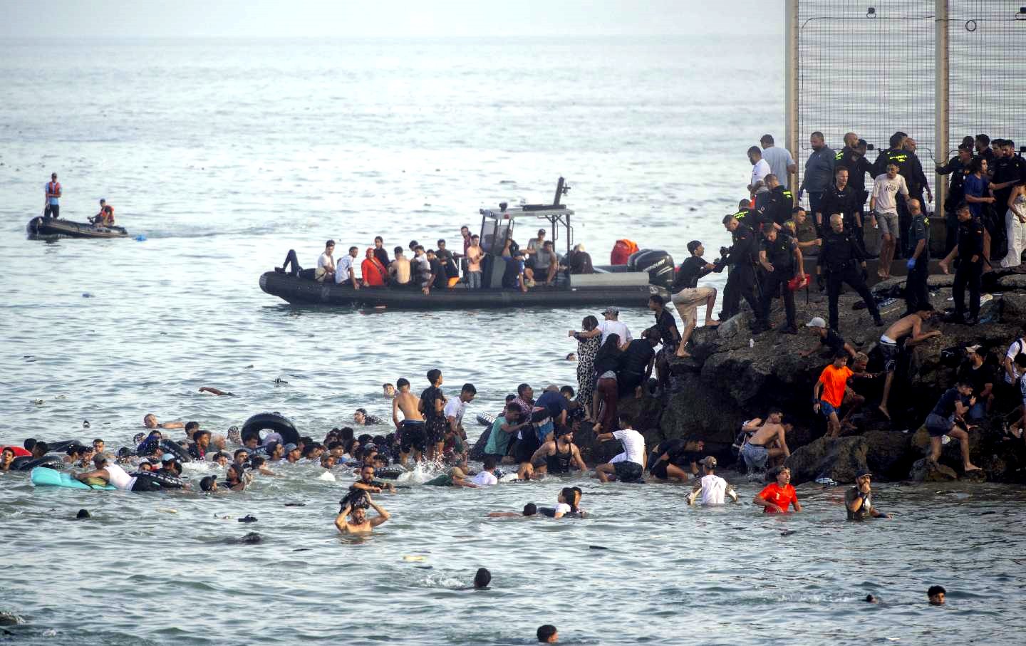La verdadera historia detrás de la entrada masiva de migrantes en Ceuta