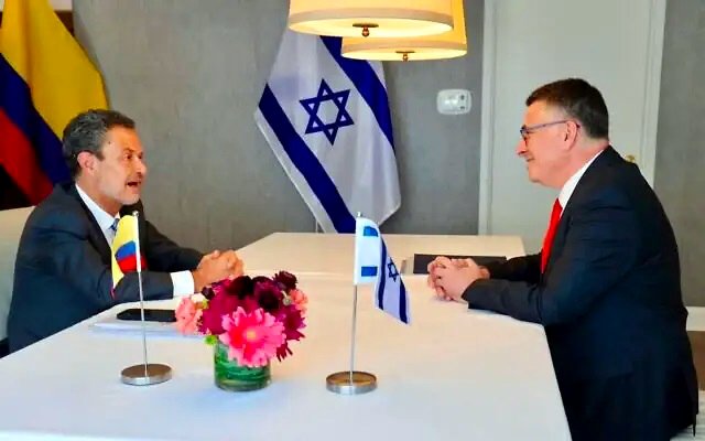 El futuro ministro de Asuntos Extranjeros colombiano, Omar Bola Escobar, reunió al ministro de Asuntos Extranjeros Gideon Saar en Washington, el 14 de julio de 2026.