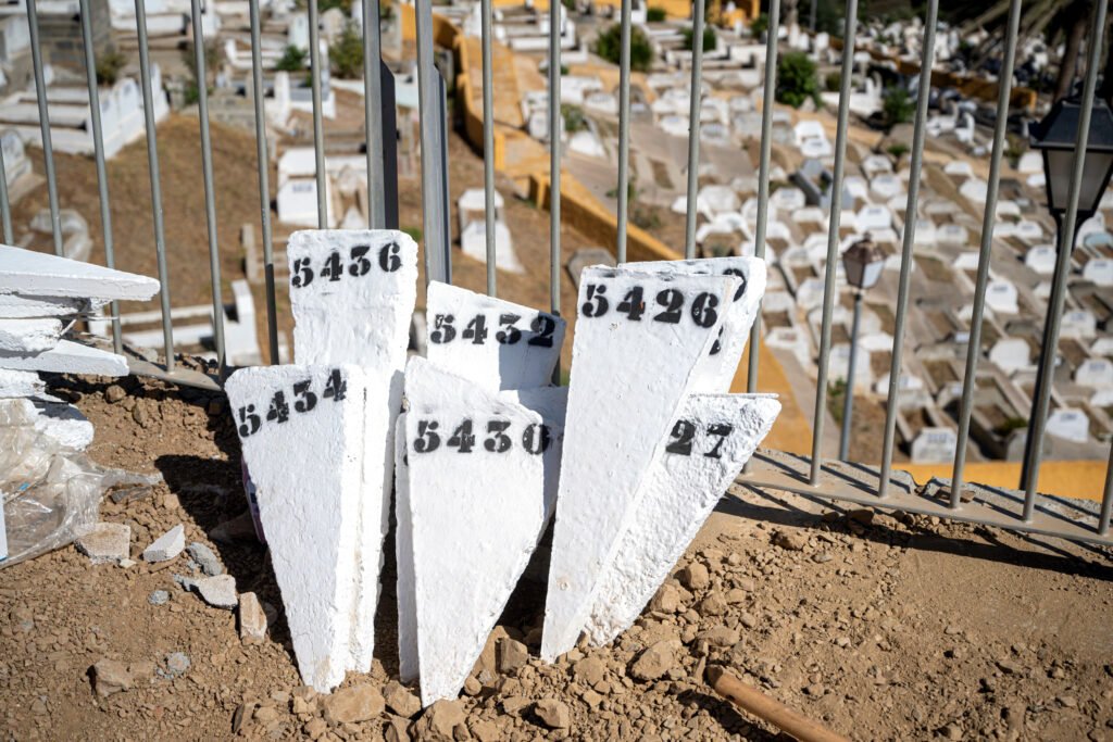 Entierro de varios migrantes en el cementerio musulmán de Ceuta.