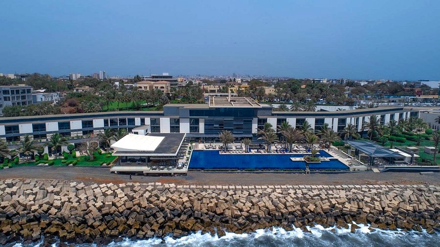 Grandes hoteles acaparan las costas de Dakar.