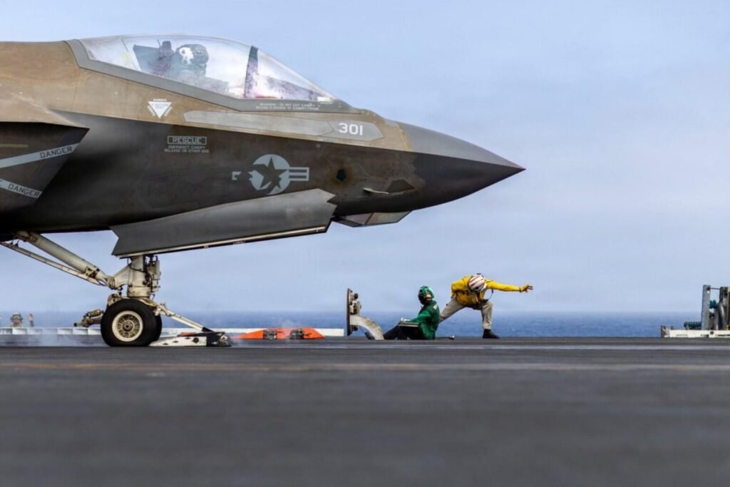 Los posibles escenarios del conflicto entre Estados Unidos e Irán marcarán el futuro de los estrechos de Ormuz y Bab el-Mandeb.