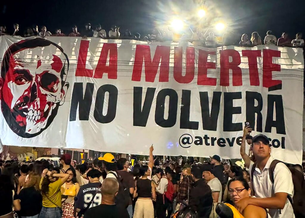 Manifestación contra la extrema derecha y el paramilitarismo en Cali, Colombia.