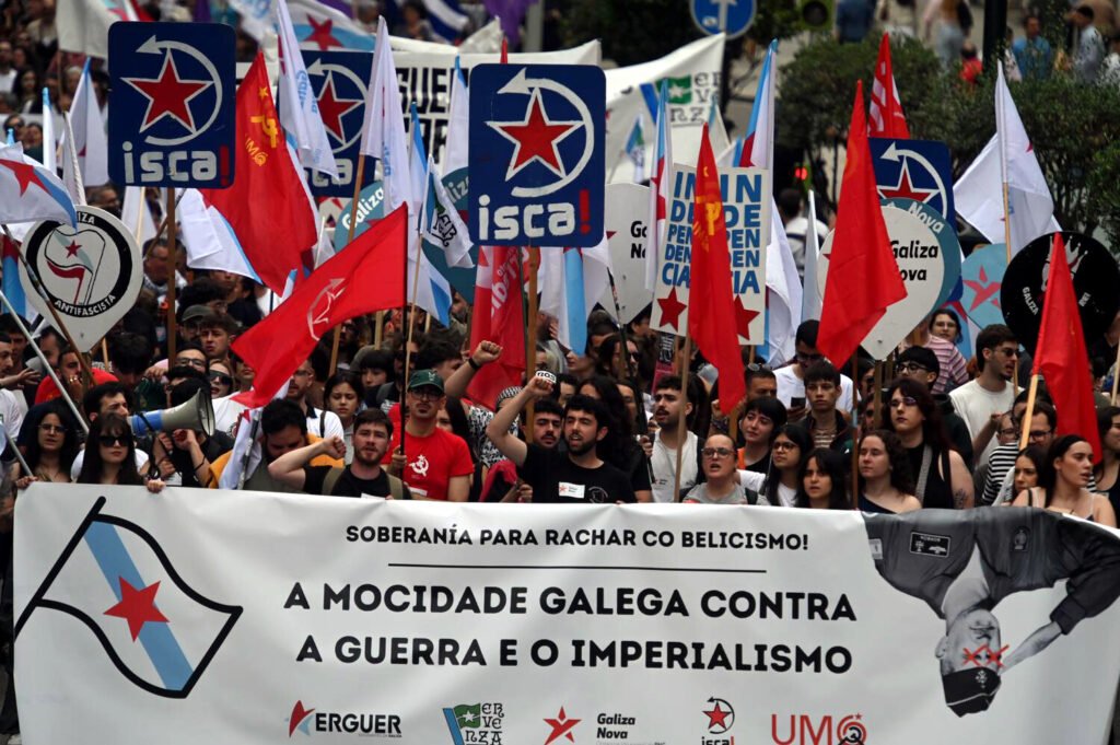 Manifestación contra un desfile militar en Vigo, mayo de 2026.