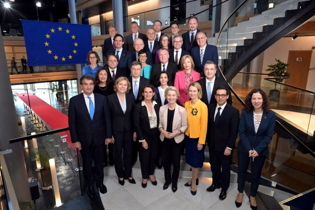 Miembros de la Comisión Europea presidida por Ursula von der Leyen, anunciada el 27 de noviembre de 2024.