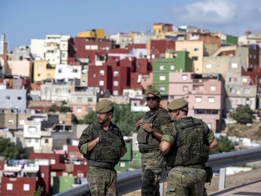 Militares por las calles de Ceuta, a 20 de agosto de 2026, en Ceuta (España).
