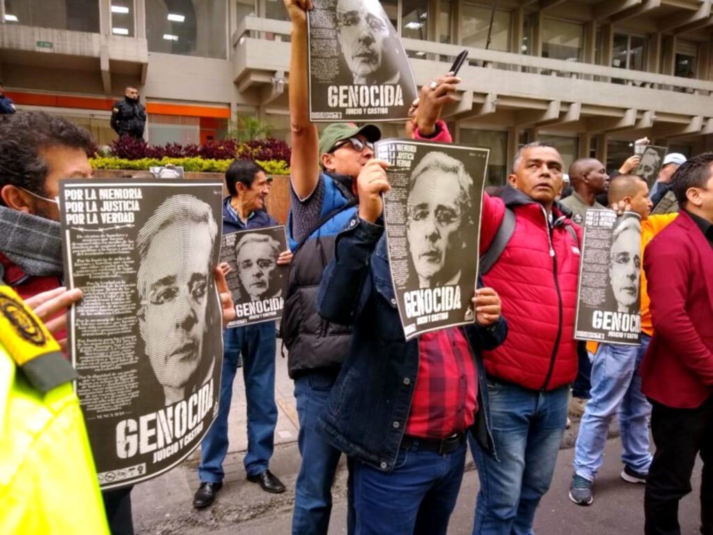Protestas contra Uribe.