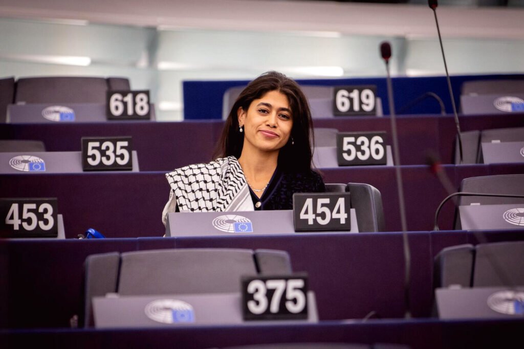 Rima Hassan, eurodiputada franco-palestina de La Francia Insumisa, en Estrasburgo.