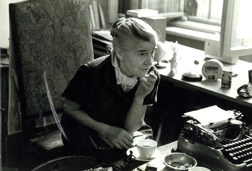 Ruth Berlau en Berlín, 1969. Fotografía de Hilda Hoffmann.