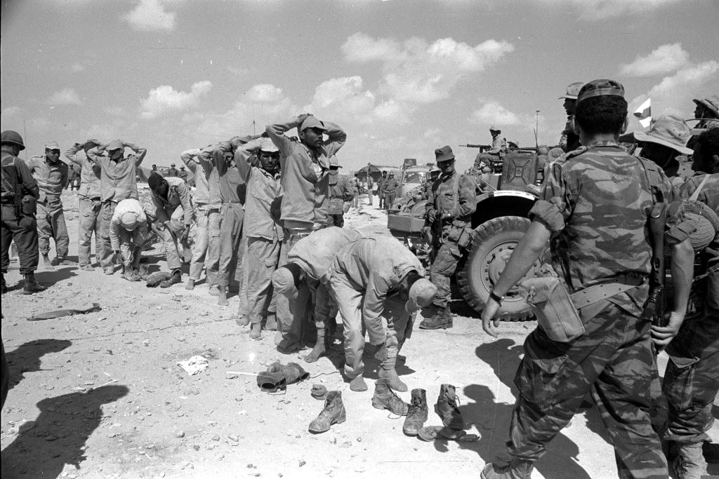 Soldados egipcios capturados por Israel en la guerra de los seis días.
