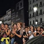 Acampada en la Puerta del Sol al final de la manifestación 'Ni una Maricarmen más'. Fotografía de Dani Gago.