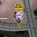 Acción de Greenpeace contra los combustibles fósiles y las guerras que generan en la plaza de Colón de Madrid, el pasado 23 de abril..
