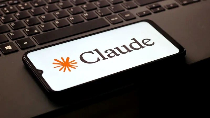 Anthropic crea la herramienta de IA Claude, que se utiliza como chatbot y como herramienta de ayuda para la programación.