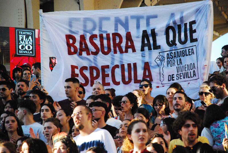 Concentración en Sevilla en solidaridad con Maricarmen, desahuciada de su casa en Madrid. Miércoles, 23 de septiembre. Fotografía de Salomé Sola Morales.
