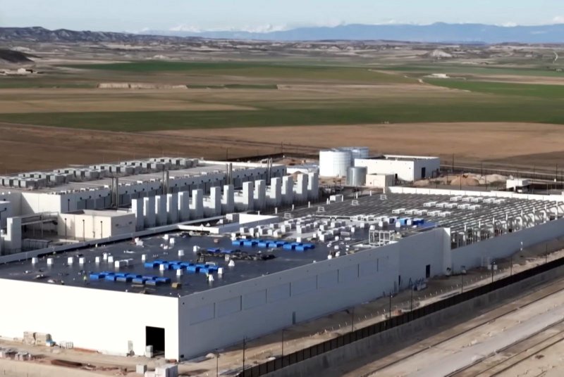 Imagen aérea de un cento de datos situado en Aragón.
