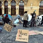 Imagen de la acampada en la plaza Arriaga de Bilbao.