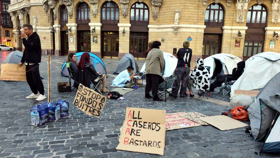 La reivindicación por la vivienda se extiende ya a Euskal Herria con una acampada en Bilbao