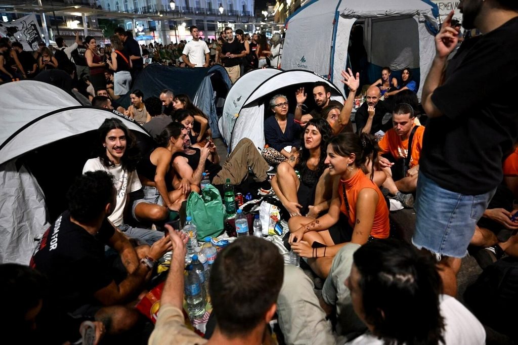 La movilización histórica del 26S acabó con una acampada que tomó Sol acompañada por miles de manifestantes. Fotografía de Dani Gago.