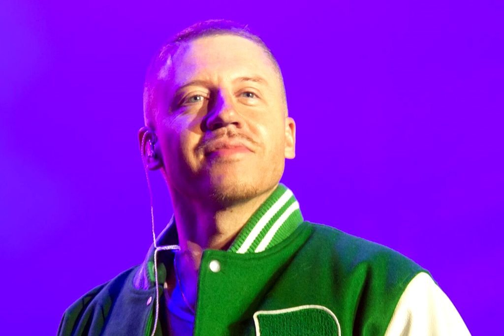 Macklemore en el festival Papillons de nuit, Saint-Laurent-de-Cuves, Normandía, junio de 2022.