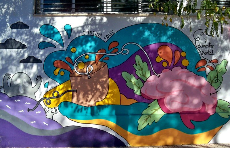 Mural sobre la salud mental pintado en un centro ciudadano en Málaga.
