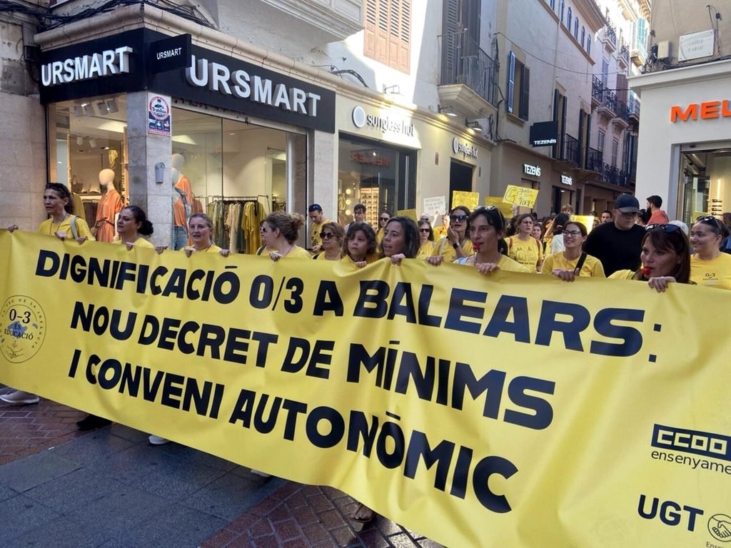 Pancarta en la marcha principal que recorrió las calles de Palma. Fotografía de Mireia Balasch.