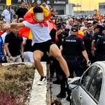 Un fascista ataca el vehículo en el que viajaban Julia Ferreras, diputada de Ceuta Ya! y otros 2 compañeros.