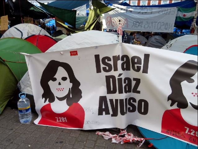 Lona “Israel Díaz Ayuso’’. Ariadna Ruiz.