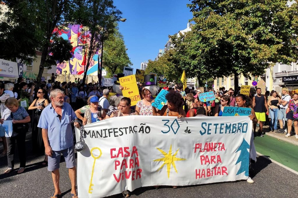 Concentración por la vivienda en Lisboa.