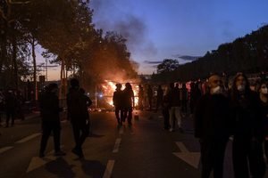 Disturbios en París. Martin Barzilai.