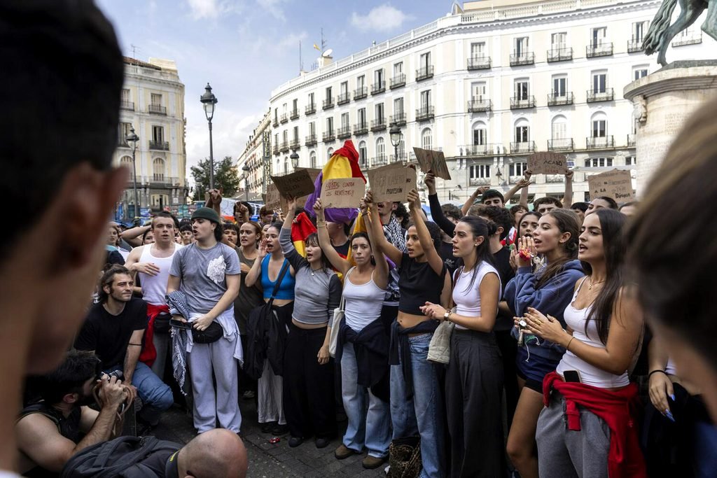 Dos decretos de vivienda que no contienen un clamor popular. Fotografía de David F. Sabadell.