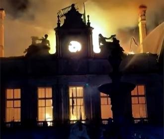 El Ayuntamiento de Limoges en llamas, el sábado 17 de octubre.