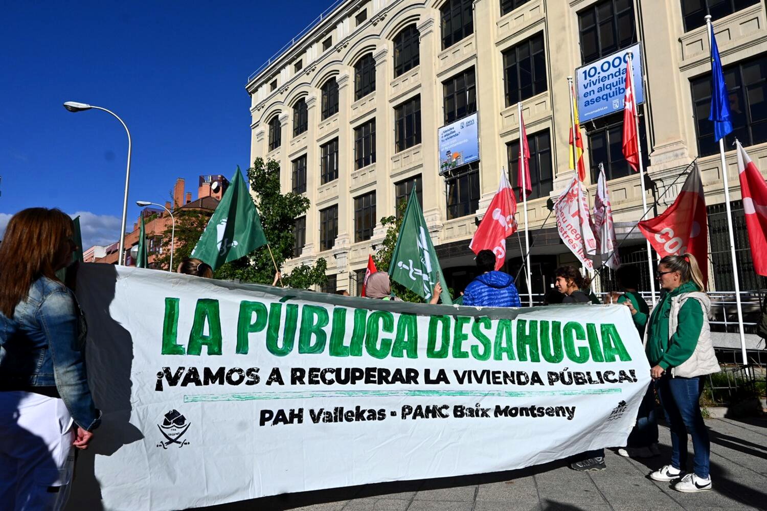 “La pública también desahucia”: las caras de la lucha por la vivienda