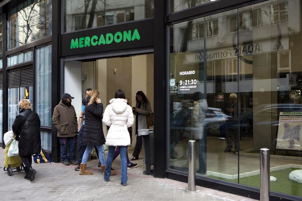 Entrada de un Mercadona en Madrid. Elvira Megías.