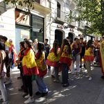 Jóvenes de extrema derecha intentan acceder a la acampada por la vivienda en la Puerta del Sol. Julio Zamarrón.