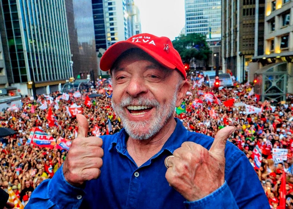 Lula celebra su victoria en la Avenida Paulista de São Paulo.