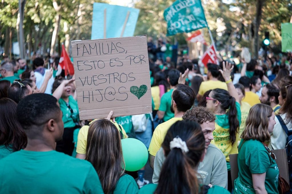 Madrid se pintó de verde y amarillo durante la manifestación por la educación pública este miércoles 14 de octubre. Manuel del Valle.