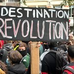 Una pancarta en las protestas juveniles de 2026 en París.